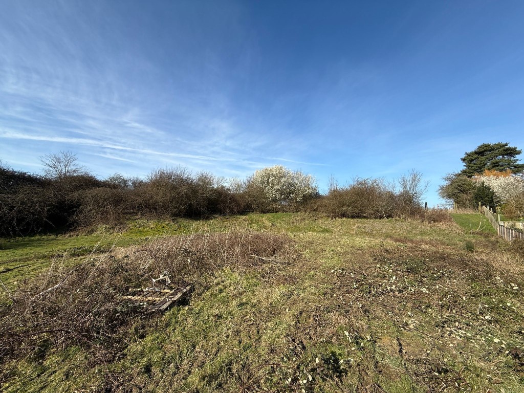 Lot: 106 - LAND WITH CONSENT FOR TWO THREE-BEDROOM HOLIDAY BUNGALOWS - View of land